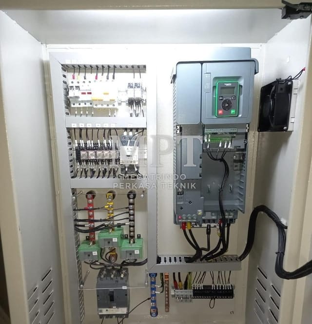 Detail isi panel VSD dengan drive dan proteksi
